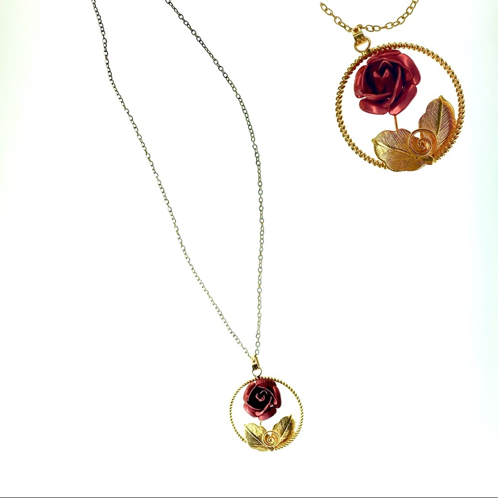 Delicate Circle Red Rose Necklace